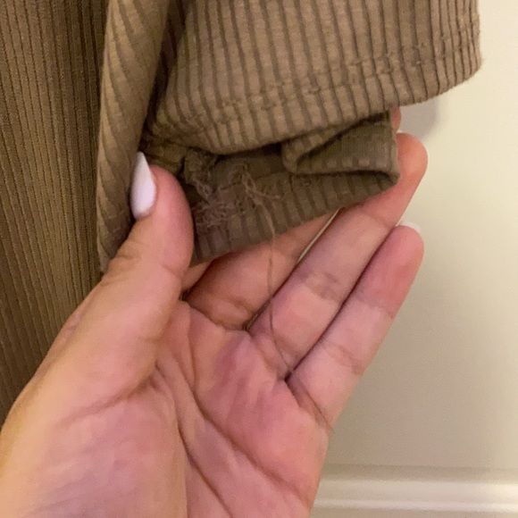 Brown Tie Top! - Picture 4 of 4